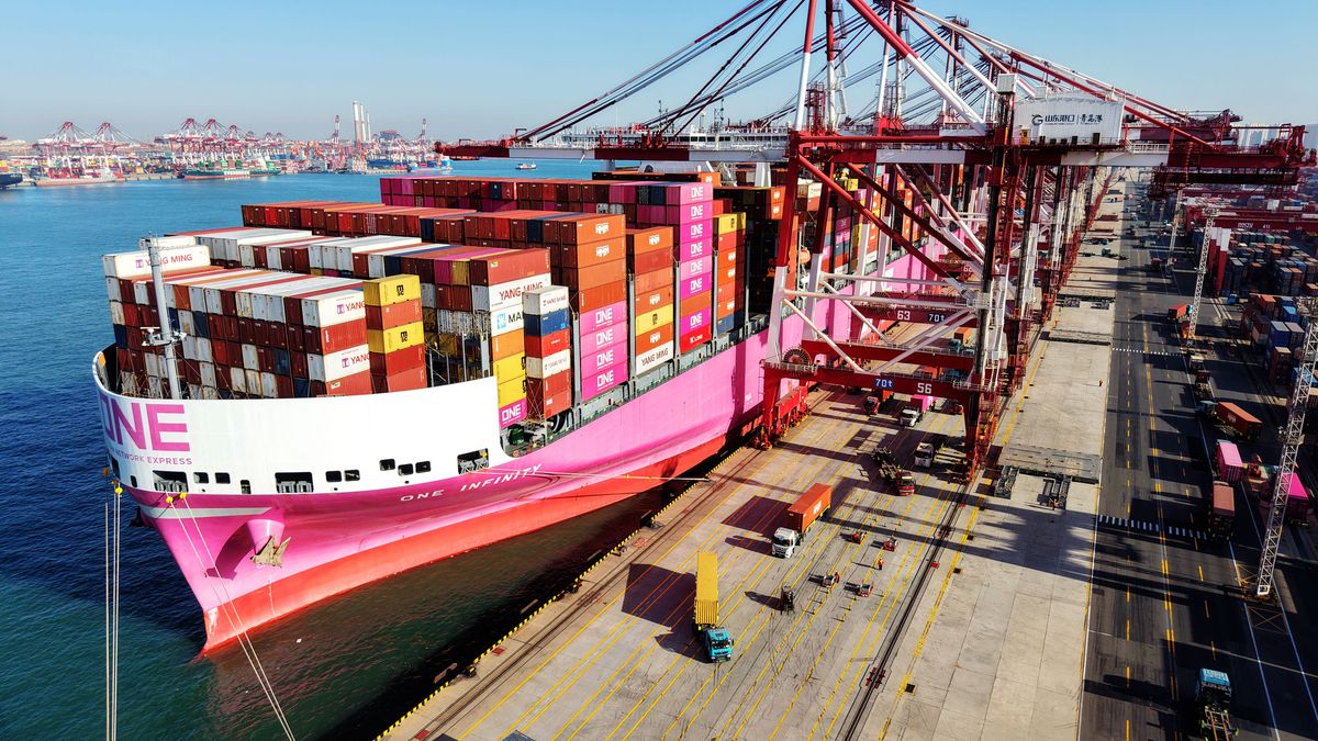 QINGDAO, CHINA - DECEMBER 8, 2025 - A cargo ship was loaded and unloaded with foreign trade containers at Qianwan Port in Qingdao, Shandong Province, China on December 8, 2025. (Photo credit should read CFOTO/Future Publishing via Getty Images)