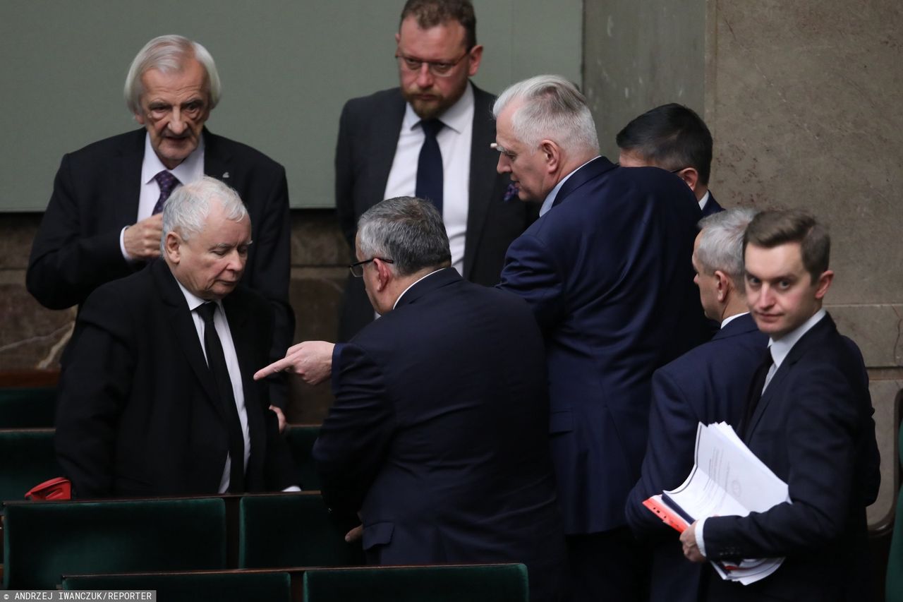 Rekonstrukcja rządu. Sebastian Kaleta, Jarosław Kaczyński, Jarosław Gowin i inni politycy PiS.