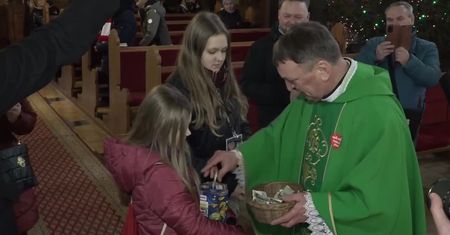 Ksiądz z Elbląga przekazał pieniądze z tacy na WOŚP. “Do końca, kiedy będę tutaj, i o jeden dzień dłużej”