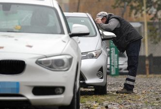 Pożyczył samochód i wstawił do komisu. Nabrał nawet handlarza