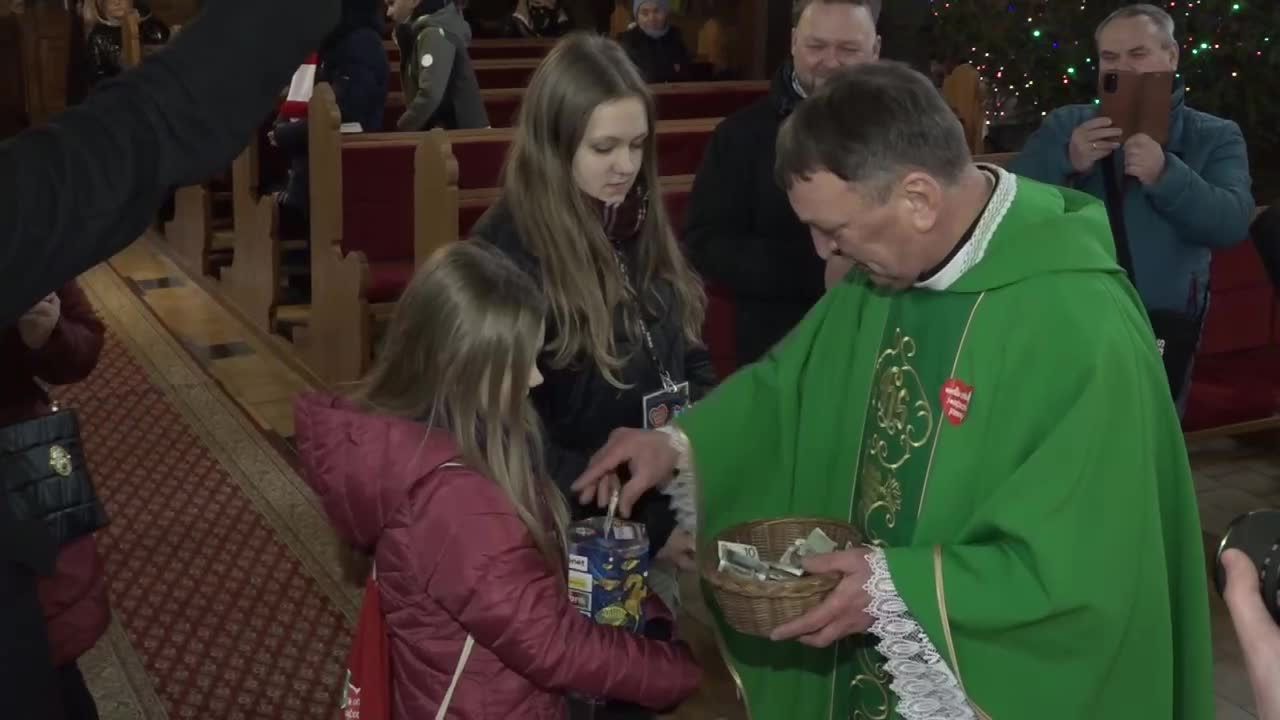 Ksiądz z Elbląga przekazał pieniądze z tacy na WOŚP. “Do końca, kiedy będę tutaj, i o jeden dzień dłużej”