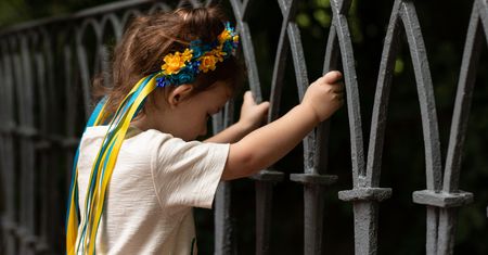 Telefon zaufania dla dzieci dostępny w języku ukraińskim i rosyjskim dla uchodźców z Ukrainy