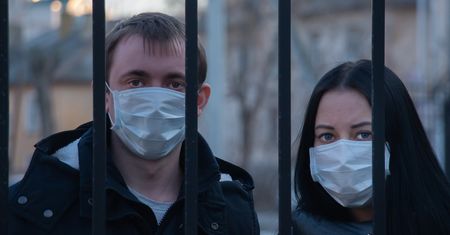 Sukcesywnie przybywa osób na kwarantannie; w porównaniu z początkiem marca to prawie o 290 tys. więcej