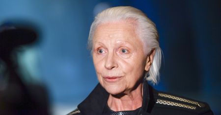 "Moja cicha tragedia". Trzech synów aktorki w domu, ojciec za oceanem