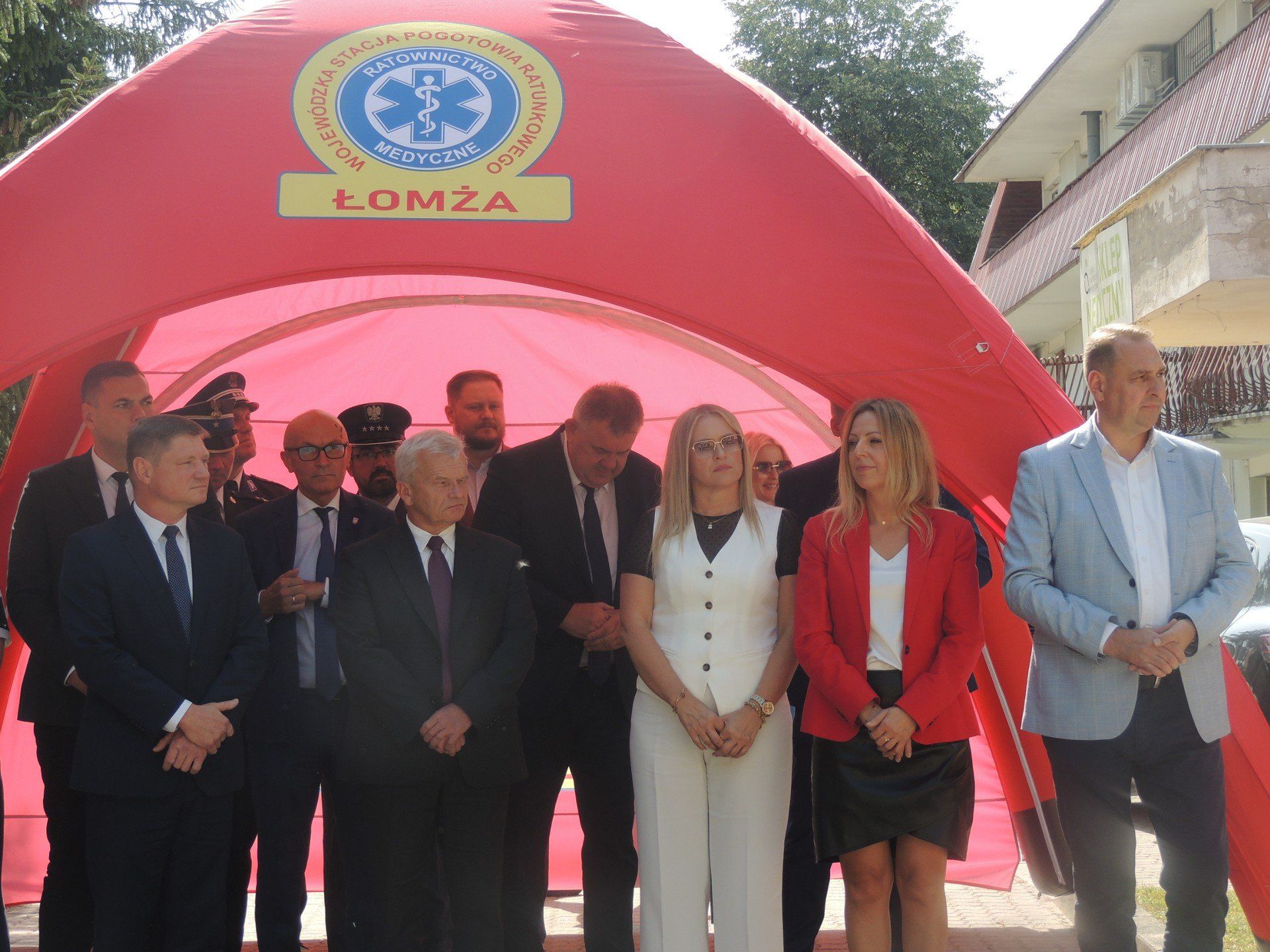 Zmodernizowany budynek wysokomazowieckiej filii Wojewódzkiej Stacji Pogotowia Ratunkowego w Łomży