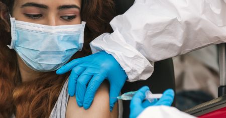 Będzie czwarta dawka szczepionki na COVID-19? Padła odpowiedź