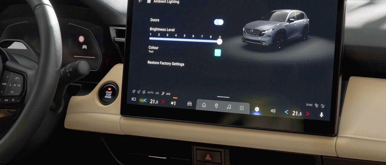 Mazda broni ekranów dotykowych. Twierdzi, że są bezpieczniejsze niż przyciski