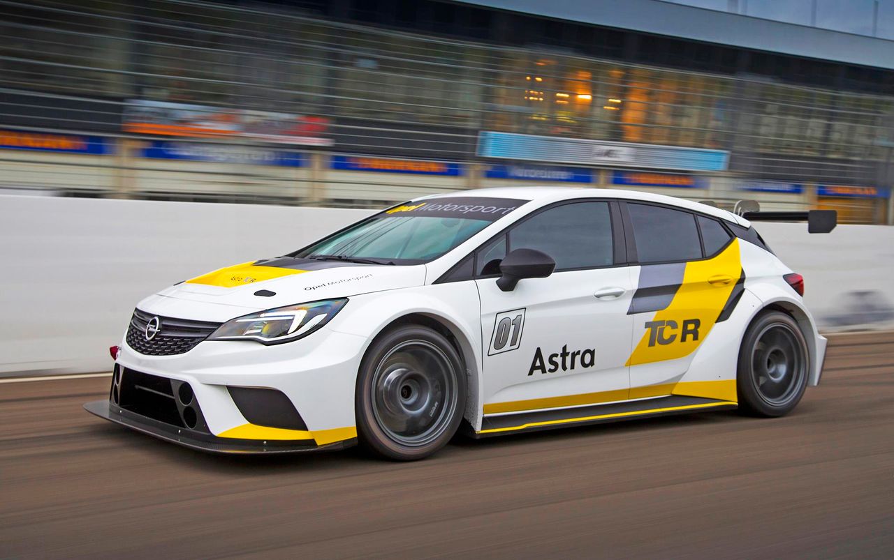 Opel Astra TCR kontratakuje