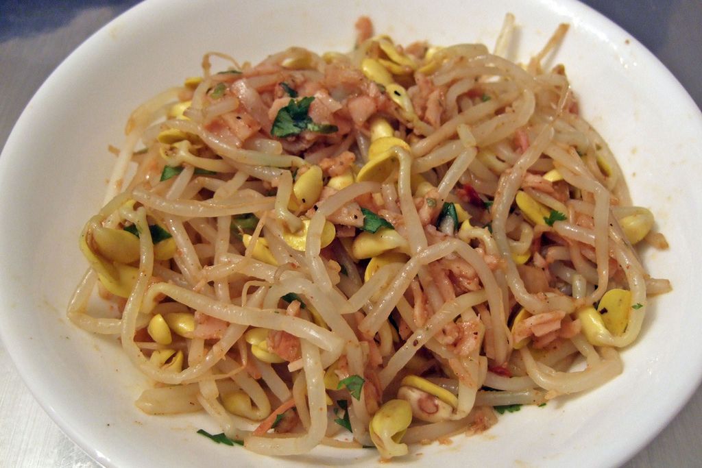 Kiełki soi smażone z dodatkiem soli