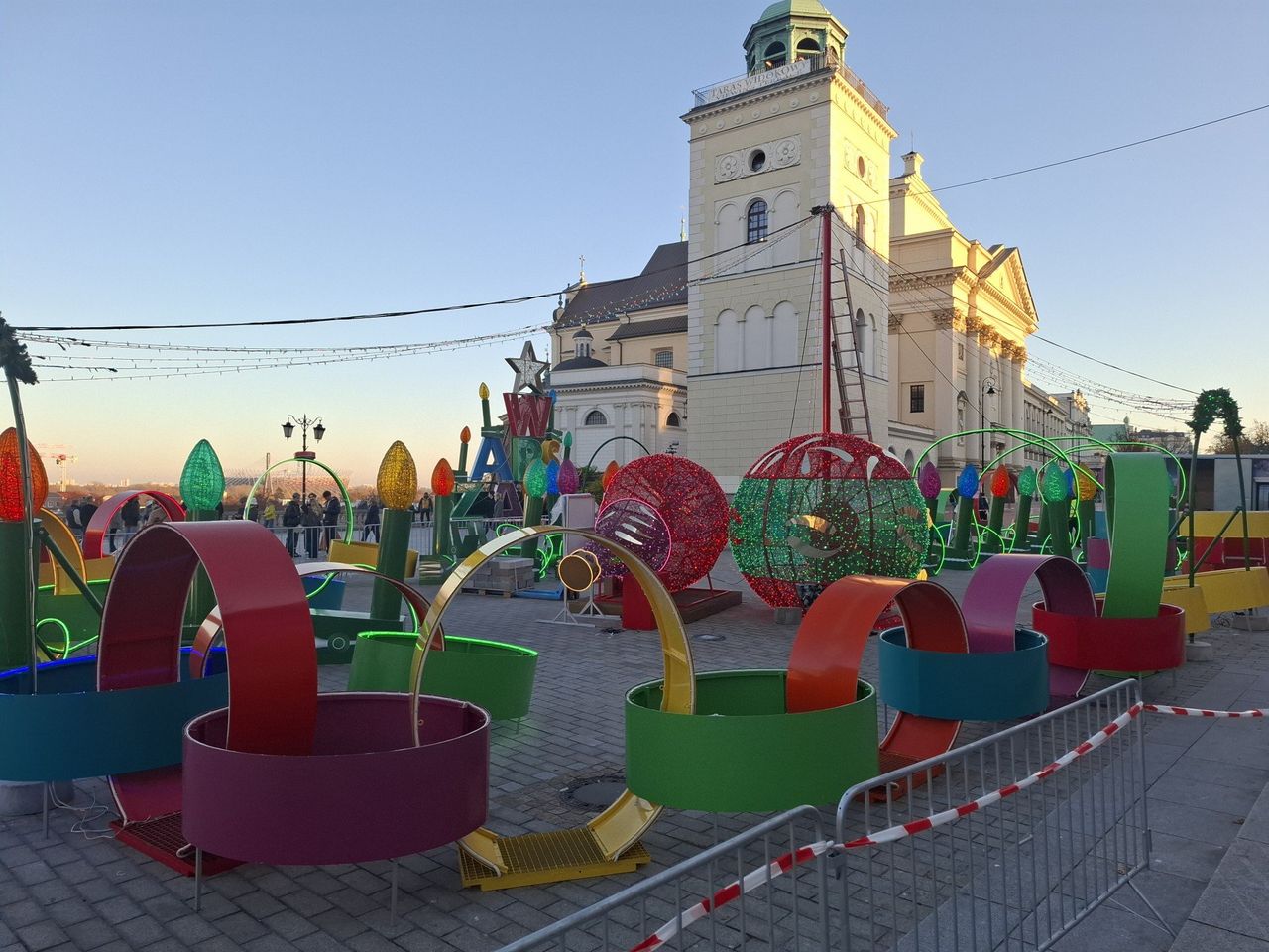 Warszawa: Rozbłyśnie iluminacja świąteczna. Będzie niespodzianka
