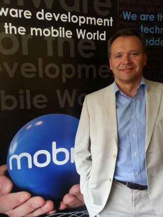 Prezes Mobica porzucił wojsko dla telefonów komórkowych