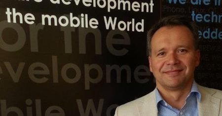 Prezes Mobica porzucił wojsko dla telefonów komórkowych