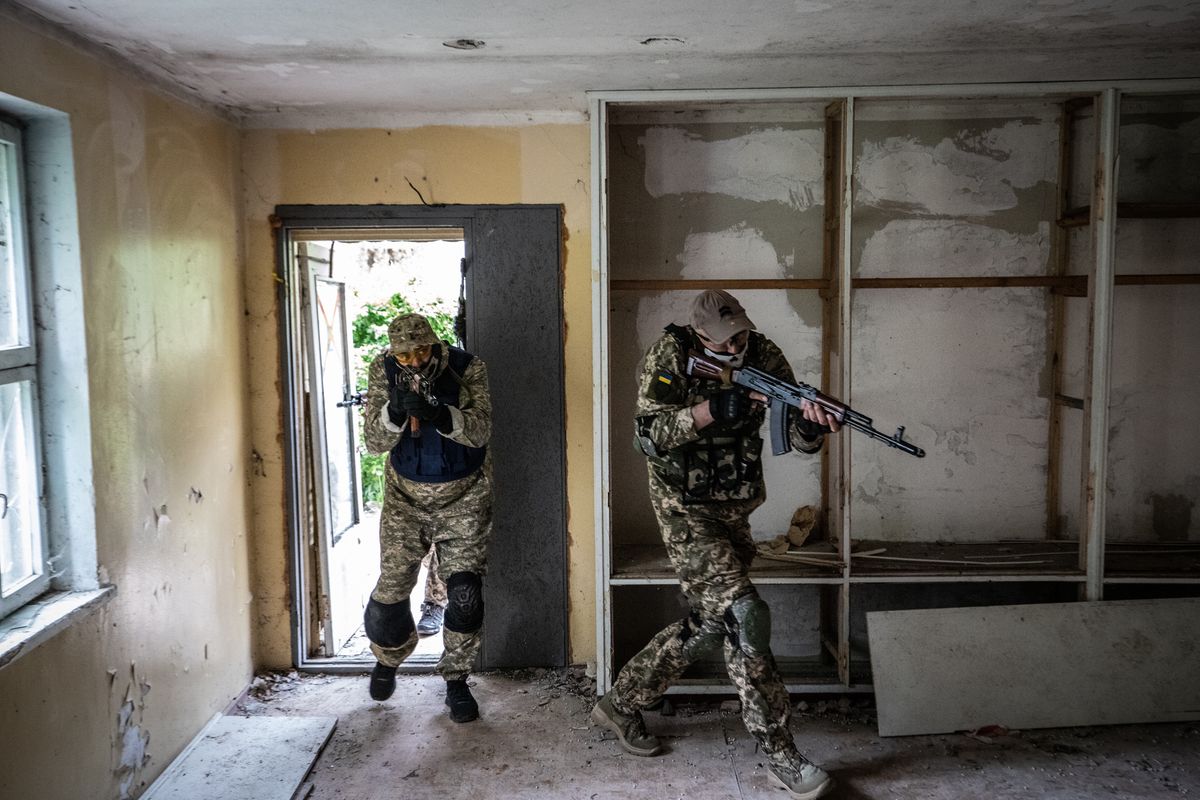 Gang rozbity. Ukraińcy muszą walczyć nie tylko z rosyjskim wojskiem 