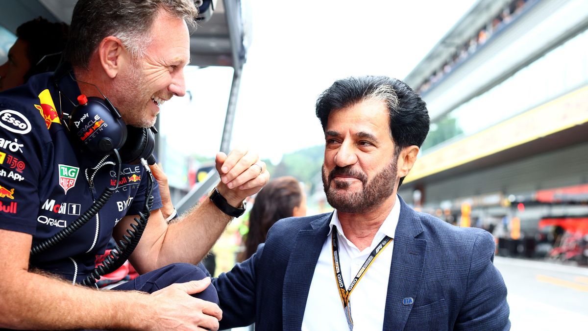 Zdjęcie okładkowe artykułu: Materiały prasowe / Red Bull / Na zdjęciu: Mohammed ben Sulayem (z prawej) w rozmowie z Christianem Hornerem