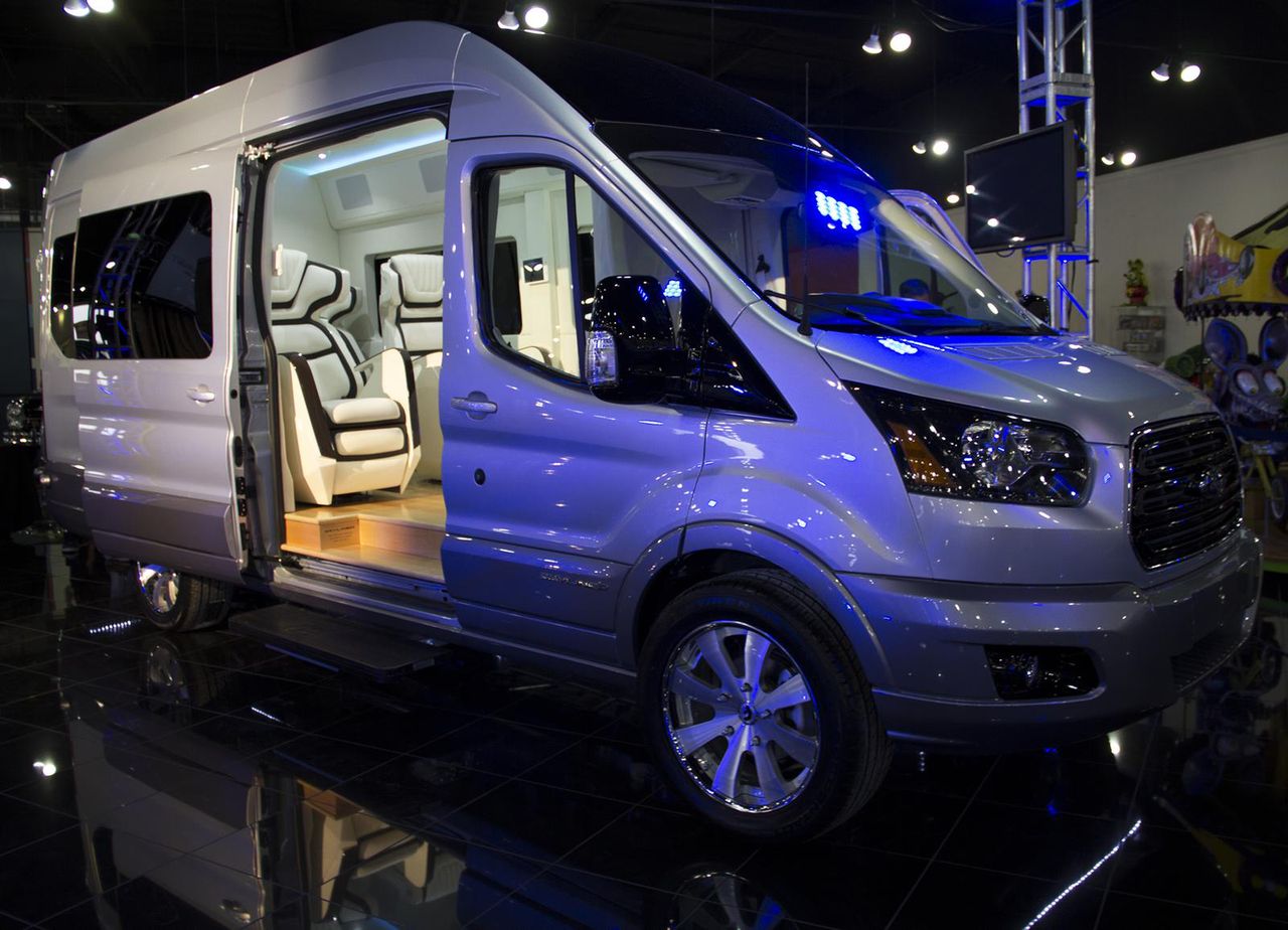 Ford Transit Skyliner - cztery rodzaje luksusu