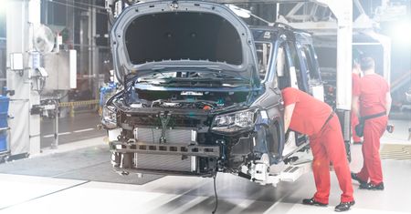 Przemysł moto w kryzysie. Fala zwolnień dotarła do Polski. Pracę ma stracić 10 tys. osób