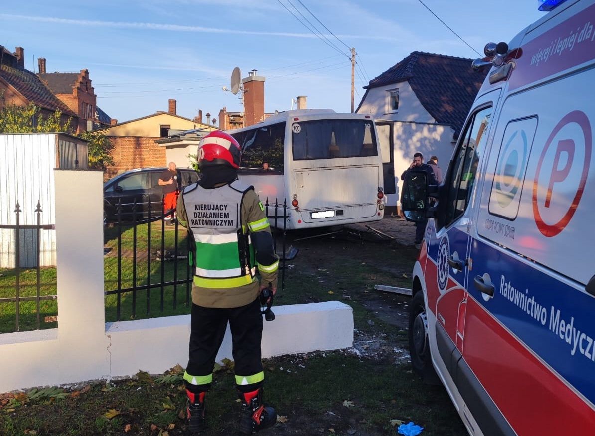 wypadek, góra, kierowca autobusu Celowo wjechał w dom. Nie reagował na krzyki i prośby dzieci