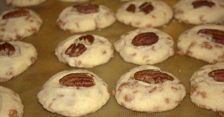 Kruche ciastka z orzechami pekan
