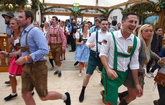 Oktoberfest zaczął się dzisiaj w Monachium. Piwo już się leje