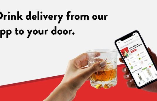 Za 1,1 mld dolarów Uber kupuje Drizly. Będzie dostarczać alkohol do domów klientów