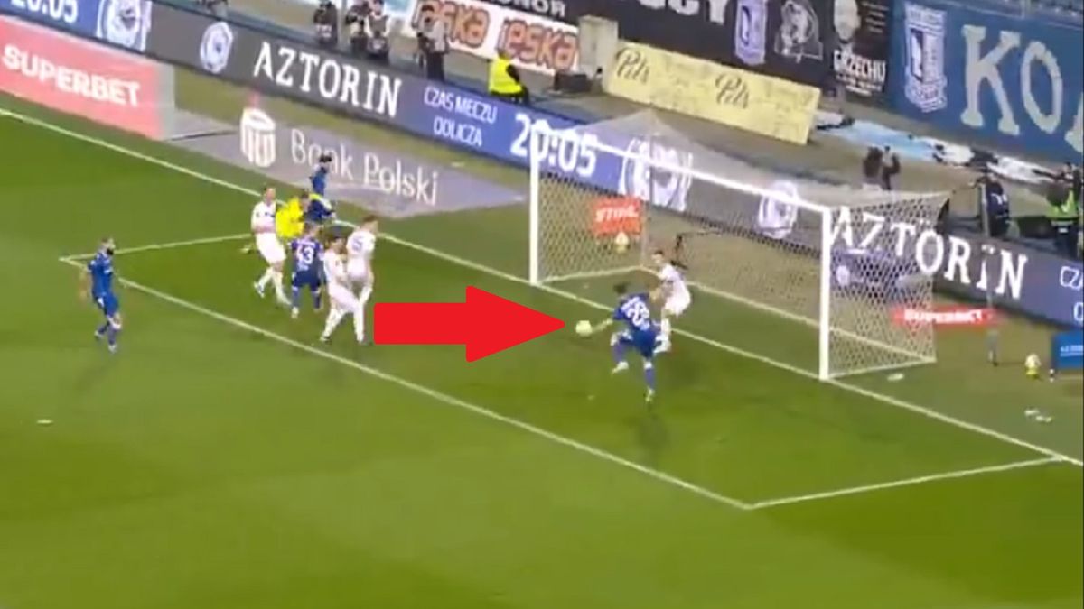 Twitter / Screen / Canal+Sport / Na zdjęciu: Lech Poznań strzelił dwa gole w minutę w meczu ze Stalą Mielec