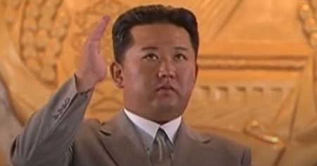 Kim Dzong Un zmienił wygląd. "Stracił co najmniej 10 kg"