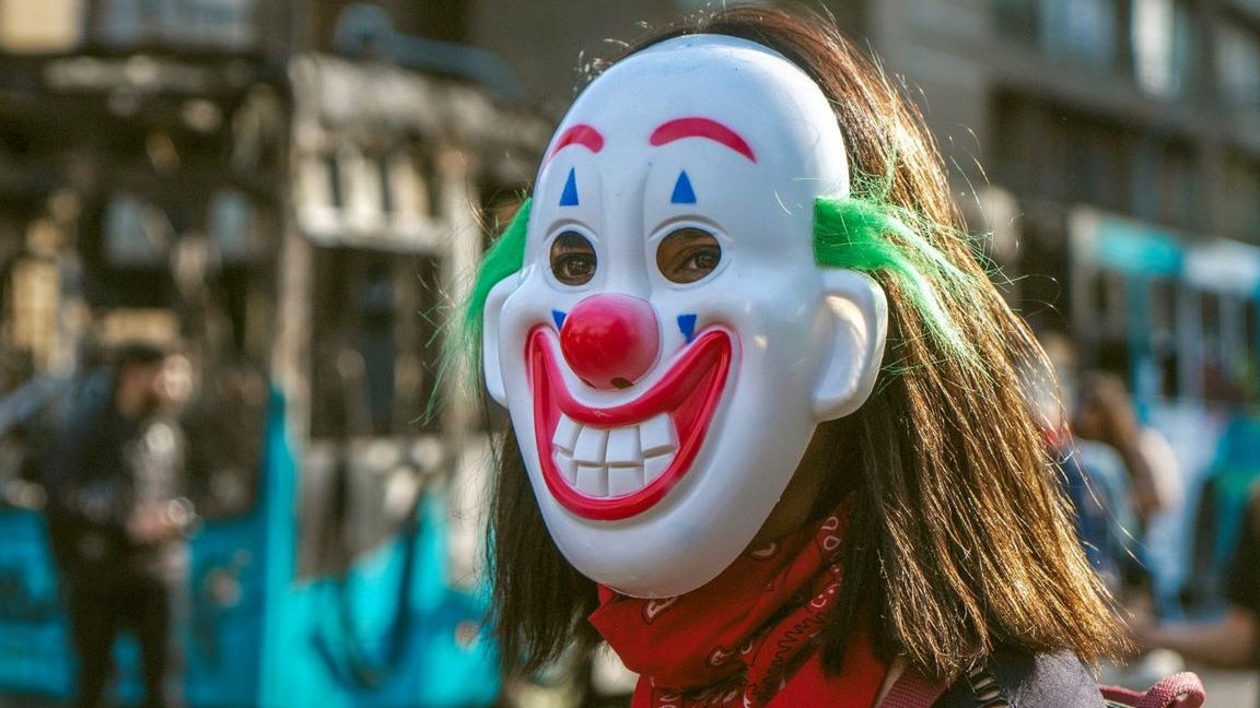 Sprawcy mieli mieć na twarzach maski klownów. Zdj. ilustracyjne