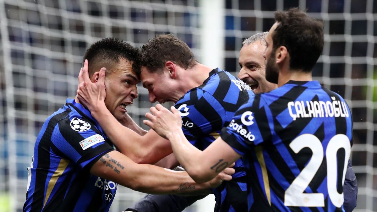 Getty Images / Marco Luzzani/Getty Images / Na zdjęciu: od lewej: Lautaro Martinez i Benjamin Pavard