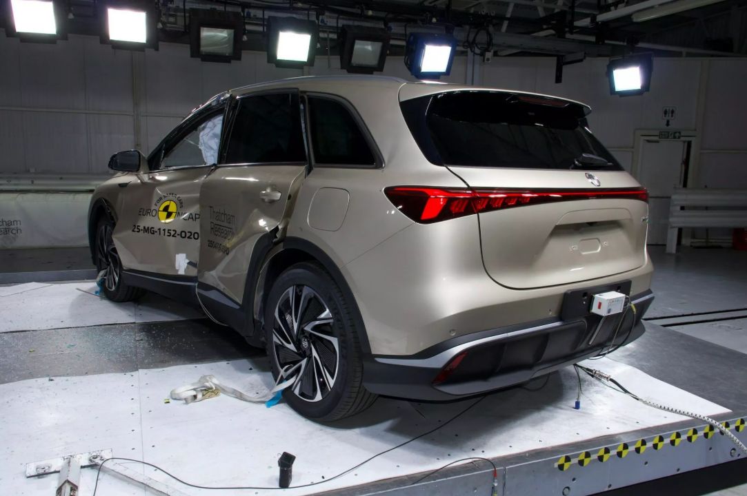 Chiński elektryk zadebiutował przed czasem. Wszystko przez testy zderzeniowe