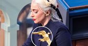 Lady Gaga zaśpiewała hymn na inauguracji prezydenta USA Joego Bidena. Wszyscy patrzyli na złotą przypinkę