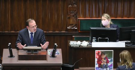 Stan wyjątkowy w Sejmie. Ostra debata i oskarżenia posłów. Kamiński zabrał głos