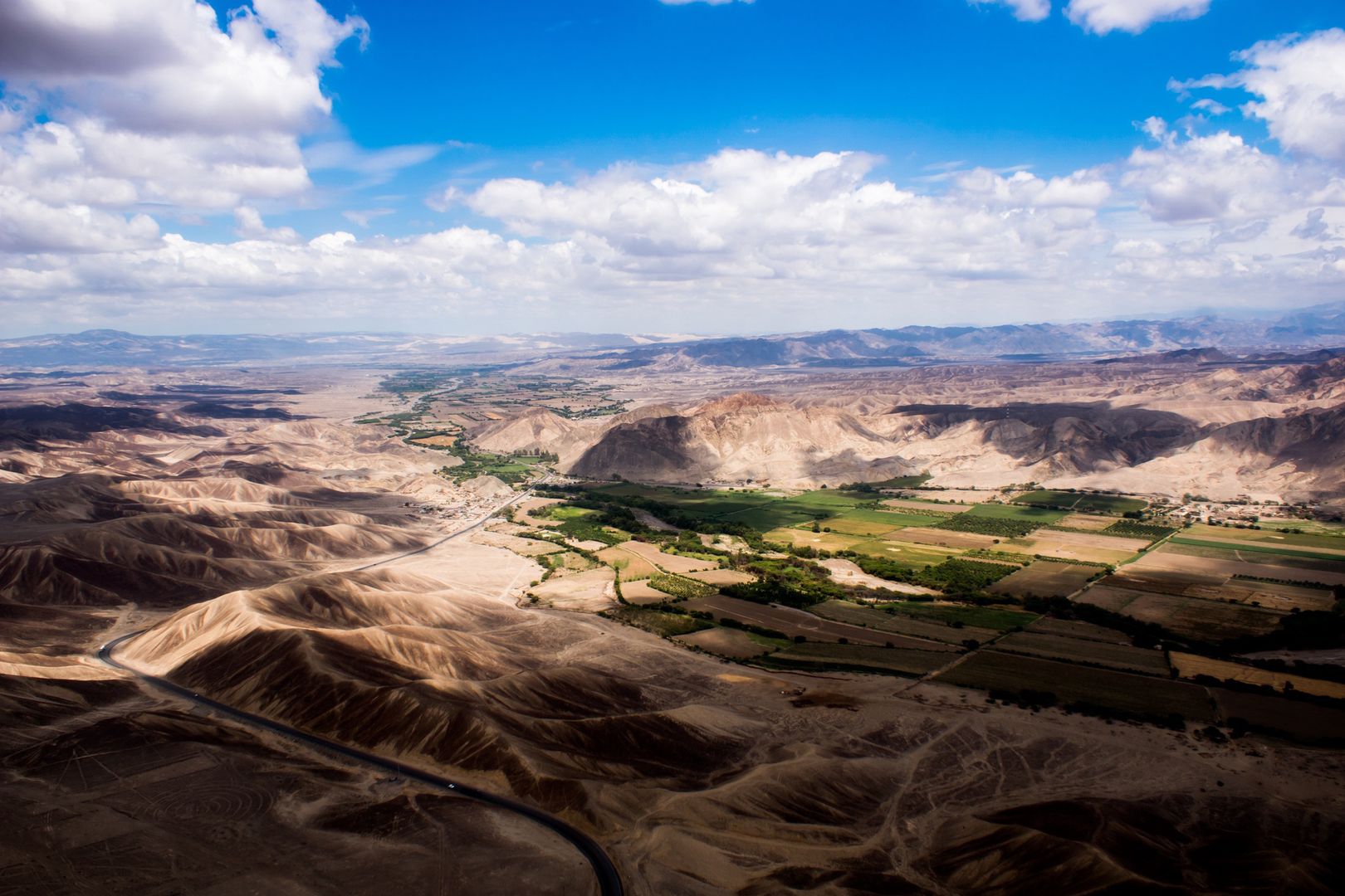 Peru. W pobliżu miasta Nazca odkryto olbrzymi wizerunek kota