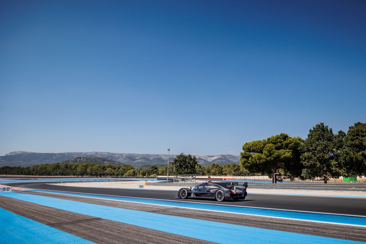 Testy Alpine A424 na Paul Ricard