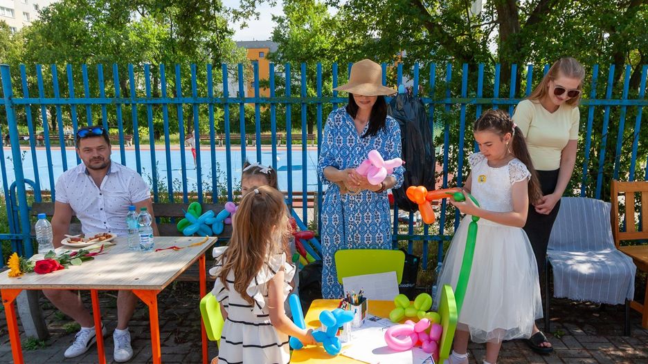 Piknik dla parafian z okazji jubileuszu 50-lecia posługi kapłańskiej ks. Ryszarda Pruczkowskiego odbył się w niedzielę, 22 czerwca, na boisku szkolnym przy ZS nr 30 Specjalnych. 