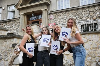 Wyniki matur 2025 dla Nowego Sącza i powiatu nowosądeckiego. W których szkołach najlepiej wypadł egzamin dojrzałości?