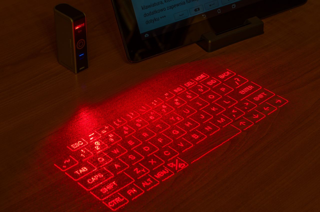 Epic Mobile Projection Keyboard — Lasery, lasery, lasery!
