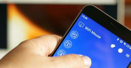 Z WiFi Mouse smartfon może być klawiaturą, myszką, pilotem i padem