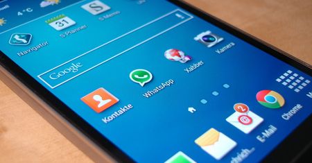 SMS może zawiesić starsze Samsungi Galaxy – winny protokół sprzed 17 lat