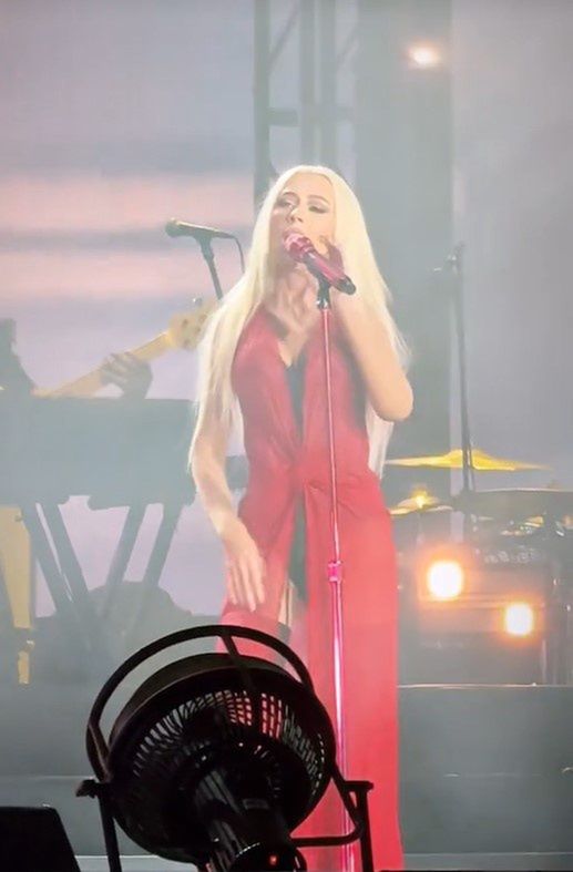 Christina Aguilera podczas koncertu w Meksyku