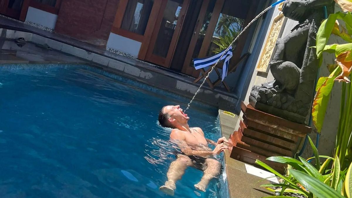 Wypicie wody z basenu nie było dobrym pomysłem