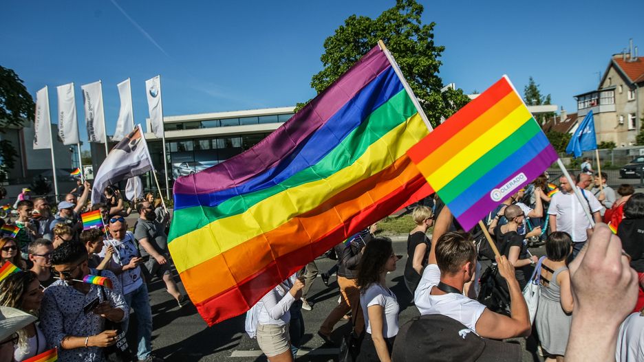 Uchwały anty-LGBT. Kolejne województwa łagodzą stanowiska