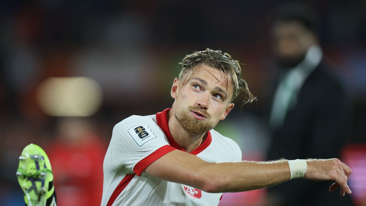 Rotterdam, Holandia. 04.09.2025. Piłkarz reprezentacji Polski Matty Cash cieszy się po eliminacyjnym meczu mistrzostw świata z Holandią, 4 bm. w Rotterdamie.(gj) PAP/Leszek Szymański