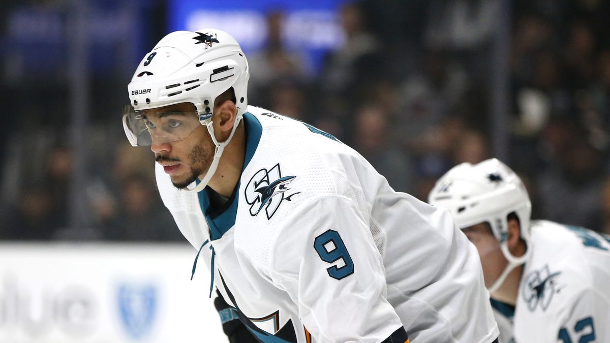 LOS ANGELES, CALIFORNIA - NOVEMBER 25: Evander Kane #9 of the San Jose Sharks looks on during a game against the Los Angeles Kings at Staples Center on November 25, 2019 in Los Angeles, California. (Photo by Katharine Lotze/Getty Images)