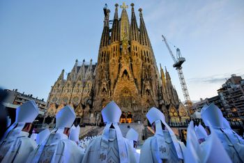 Papież Leon XIV spełnił marzenie Gaudiego. Historyczny dzień w Barcelonie