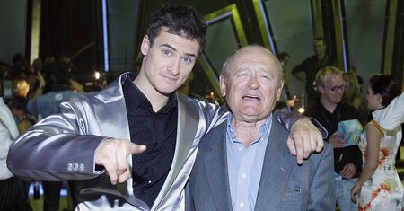 Mateusz Damięcki pokazał grób ojca. Dziś aktor obchodziłby 82. urodziny