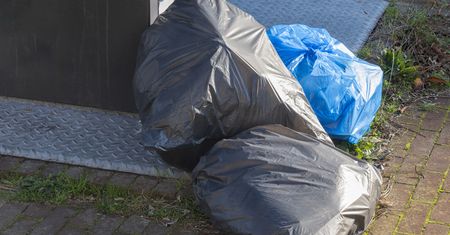 Szare worki i surowe kontrole. Gmina wprowadza nowe zasady zbiórki odpadów