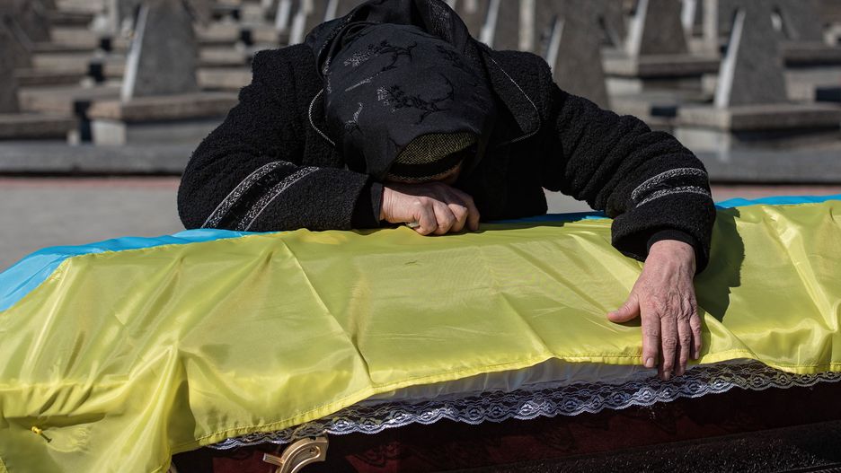 Ukraina. Przybywa grobów żołnierzy poległych w walkach z Rosjanami