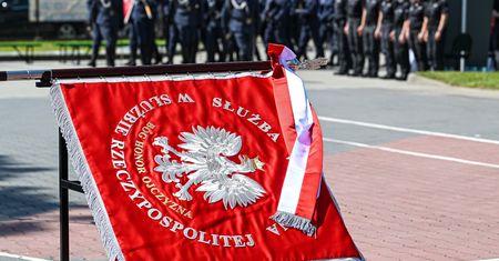 Służba Więzienna potrzebuje 10 pracowników. Ile można zarobić?