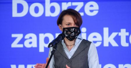 Zdumienie po wpisie Emilewicz. "Nigdy bym tak nie napisała"