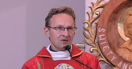 "Gdyby młodzi ludzie...". Ksiądz zdradza tajemnicę udanego małżeństwa